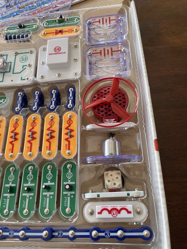 Snap Circuits Pro SC-500 Complete Electronic Science Set STEM Educational