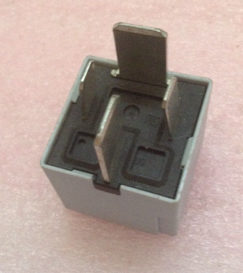 Fomoco JU5T-14B192-FEA Relay