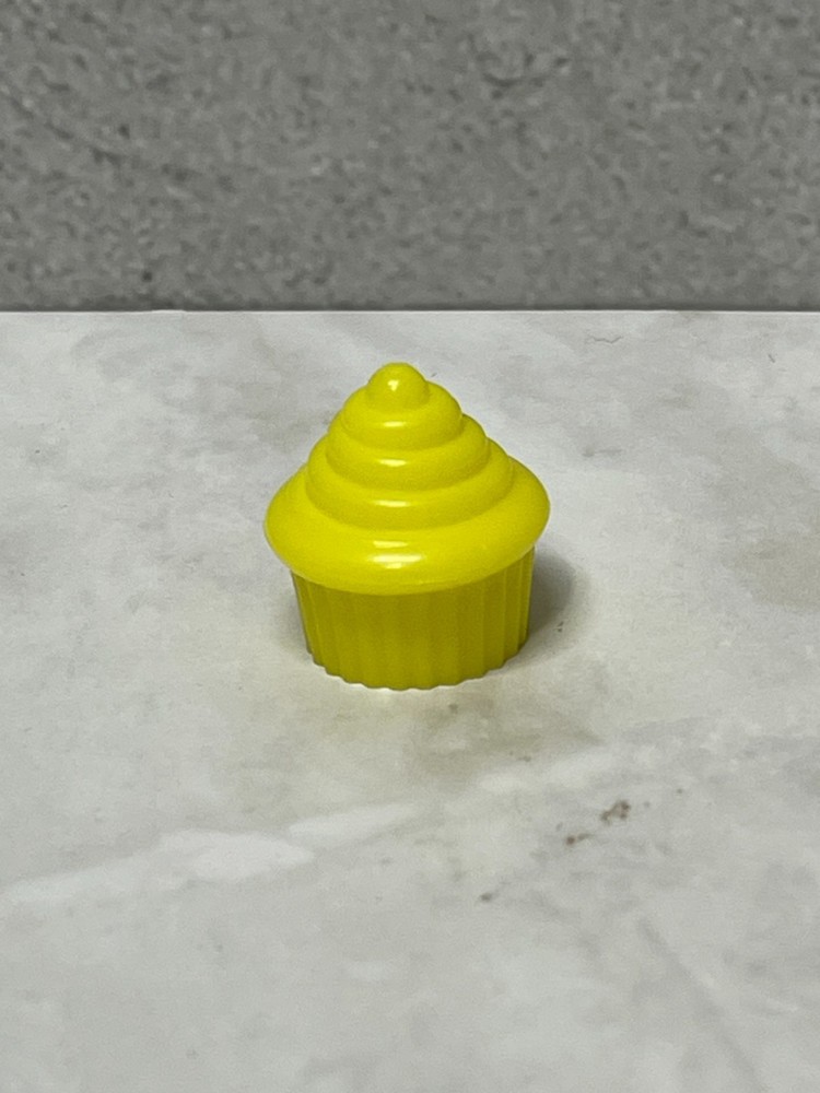 2011 Monopoly Junior Party - Replacement yellow cupcake