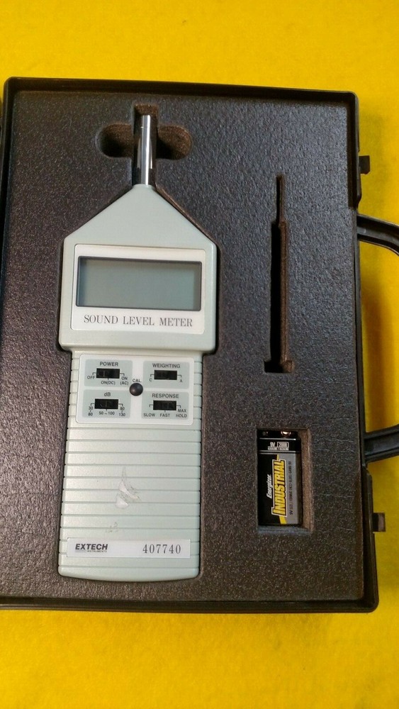EXTECH INSTRUMENTS SOUND LEVEL METER W/ CASE (NOT A FULL SET-LOOK CLOSELY!)