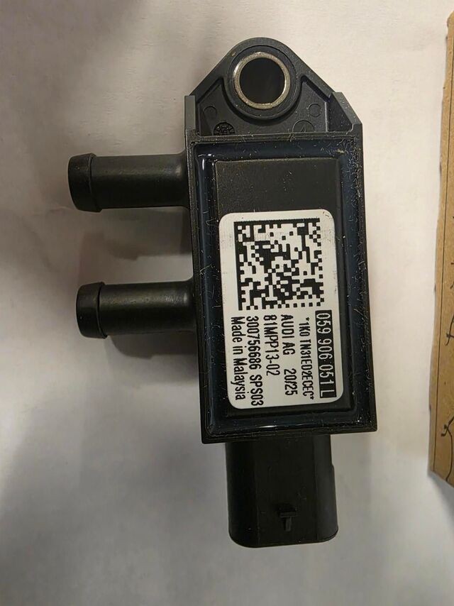 Genuine Volkswagen Sensor 059-906-051-L