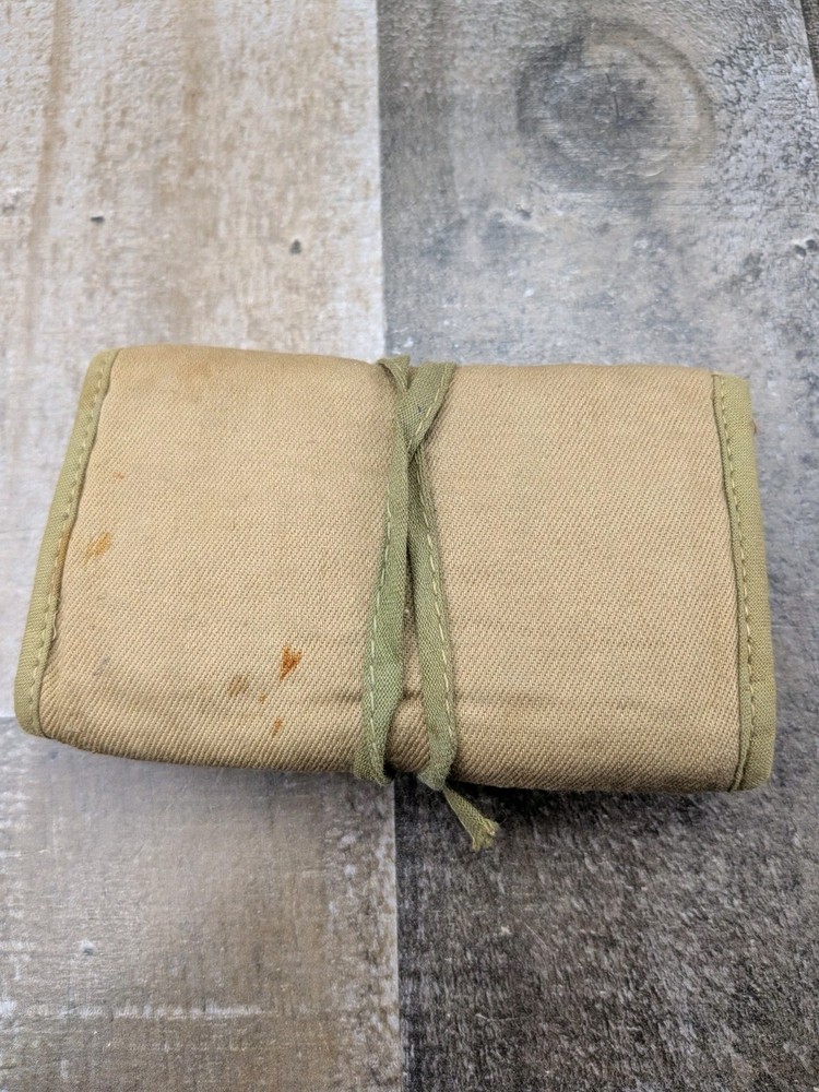 WW2 Sewing kit Vintage Buttons & Thread WWII