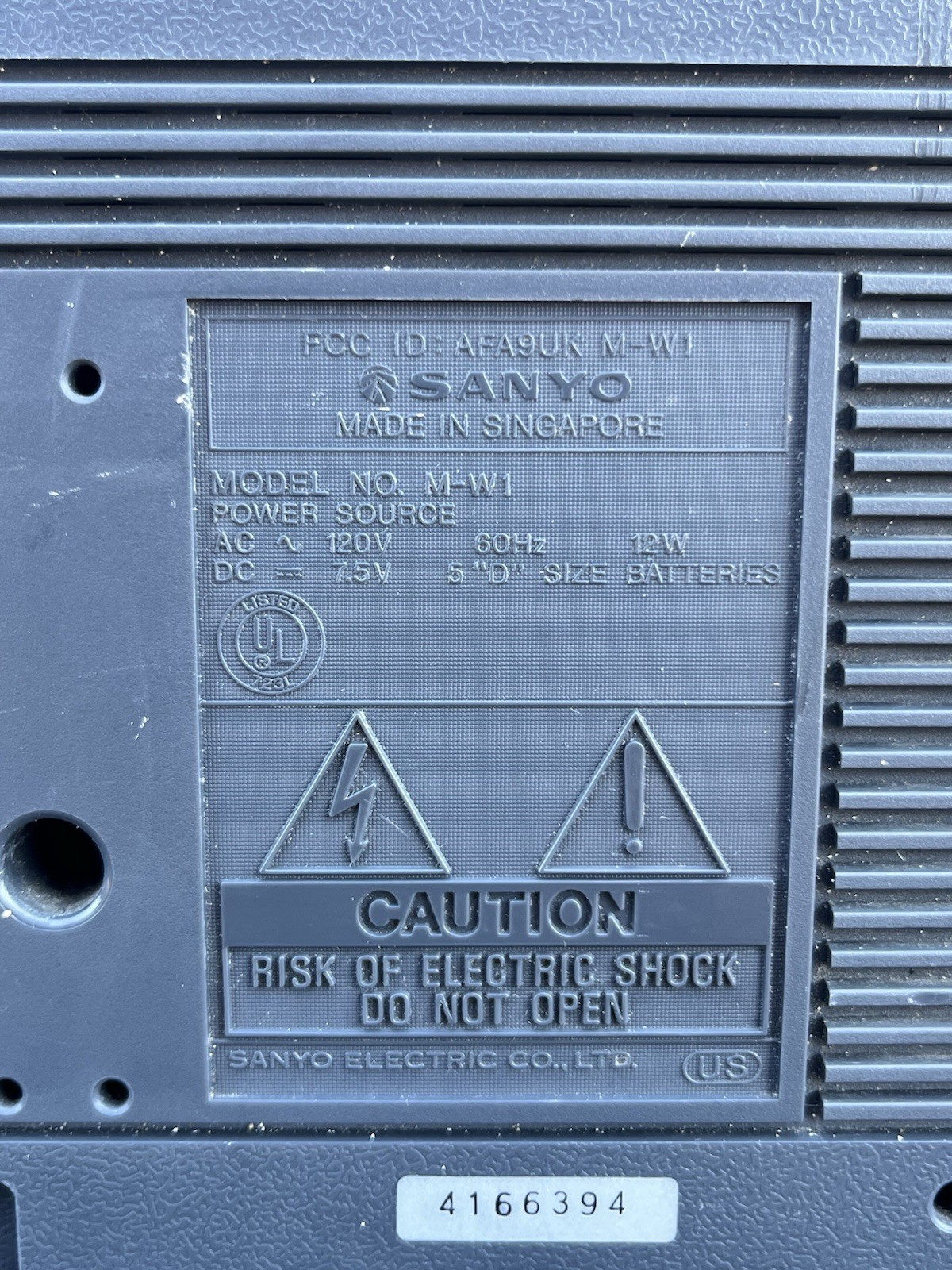 VINTAGE 1980’s Sanyo M-W1 AM/ FM Dual Band Stereo Cassette Radio Boombox Works