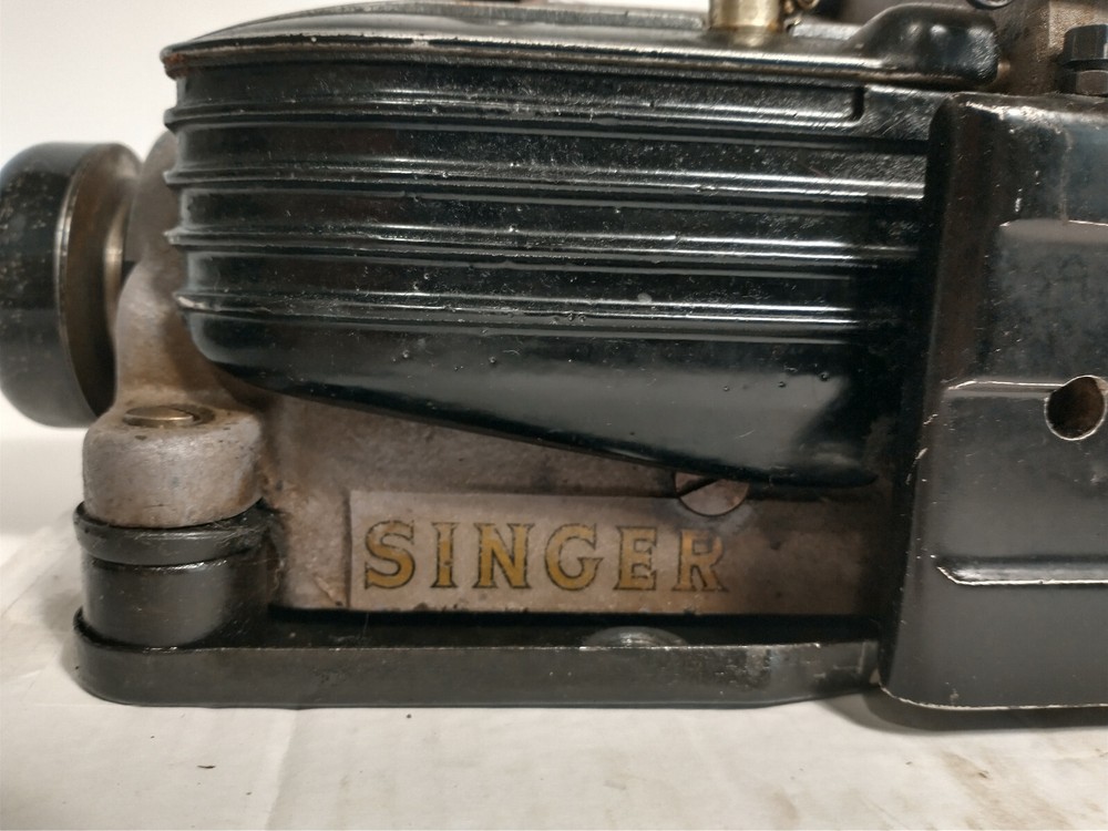 Singer Sewing Machine Serger 246-13