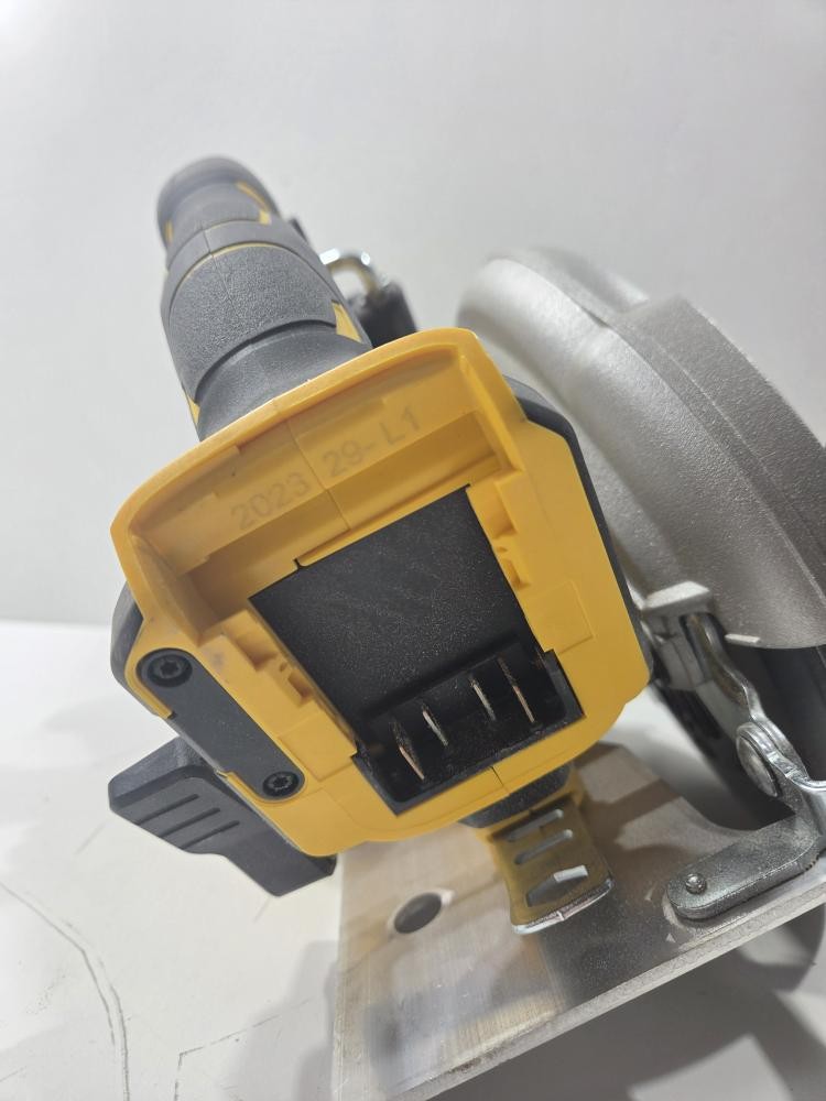 DEWALT DCS573 (P13018763)