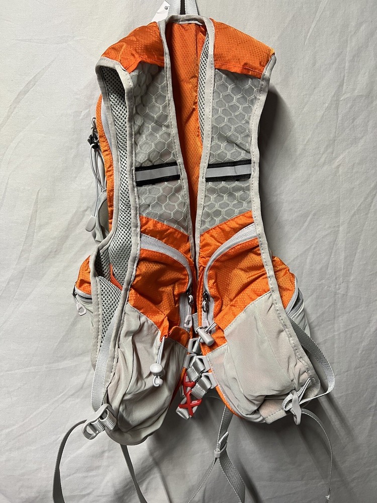 Inoxto Hydration Pack Backpack With 2L Leakproof Bladder