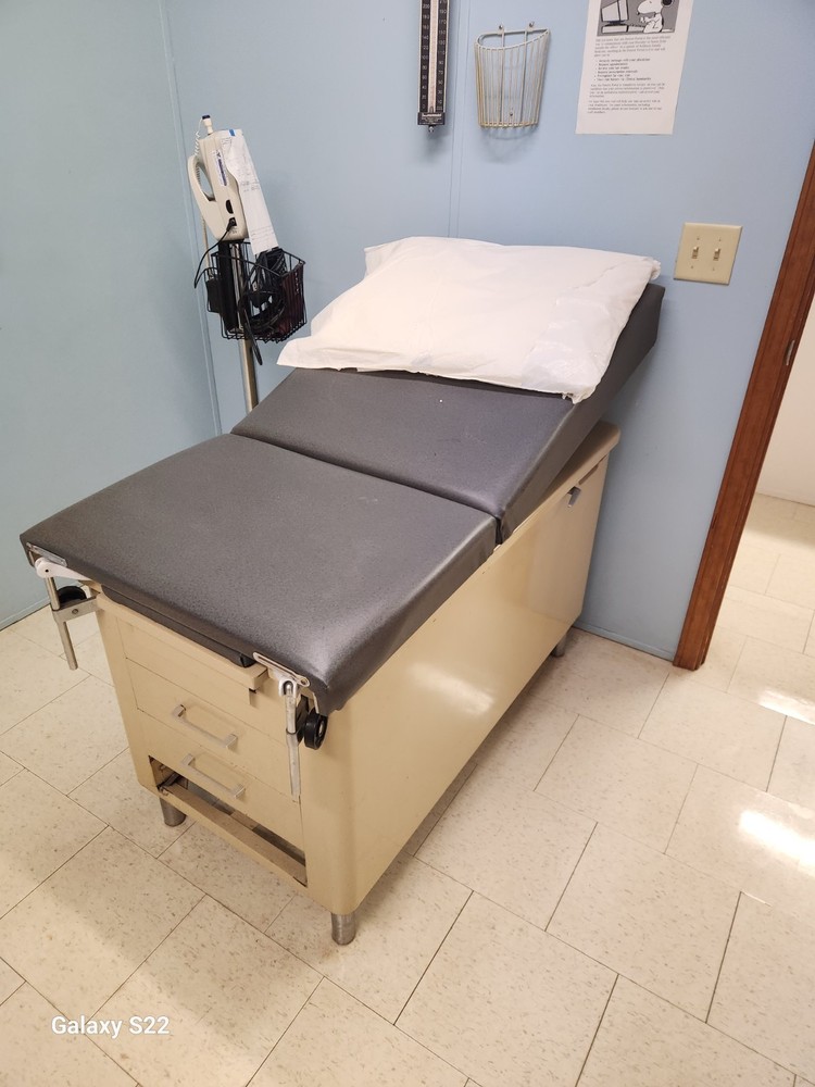 Hamilton Exam Table