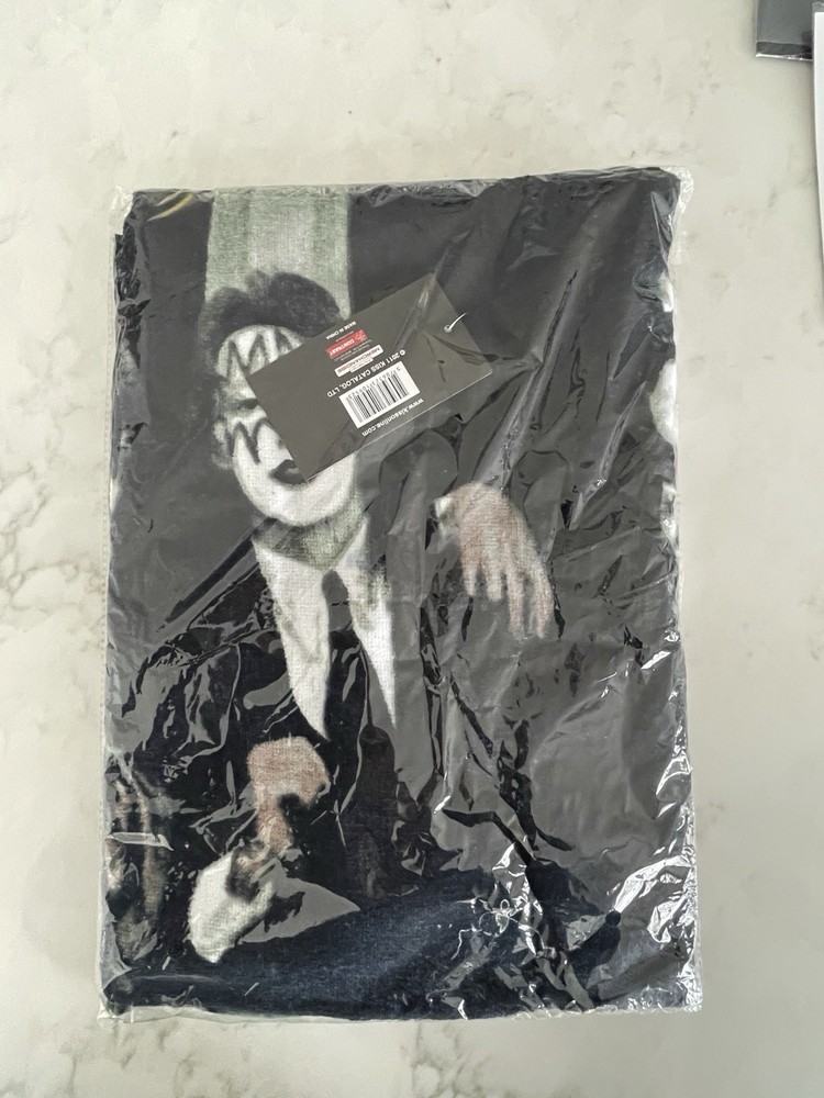 KISS Dressed to Kill large Towel yr 2011 MINT never opened Gene Paul Ace Peter