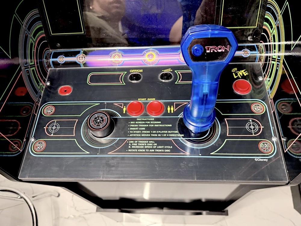 Arcade1Up TRON Arcade with Marquee, Riser, and Exclusive Stool *RARE* 🔥