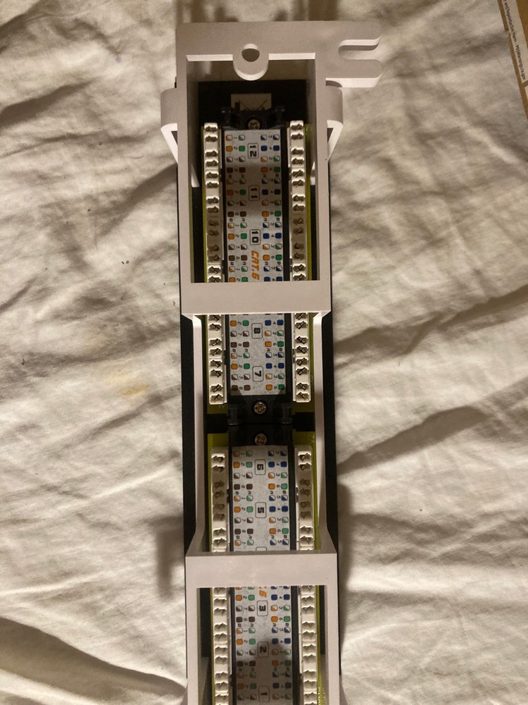 CAT6 Intellinet 12 port wall mount patch panel