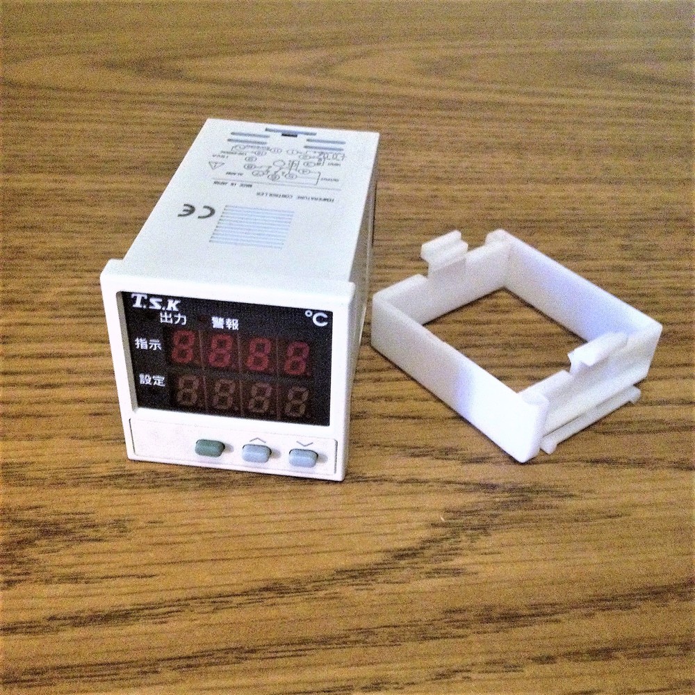 TSX PXW4TCY1-1NC06 TEMPERATURE CONTROLLER