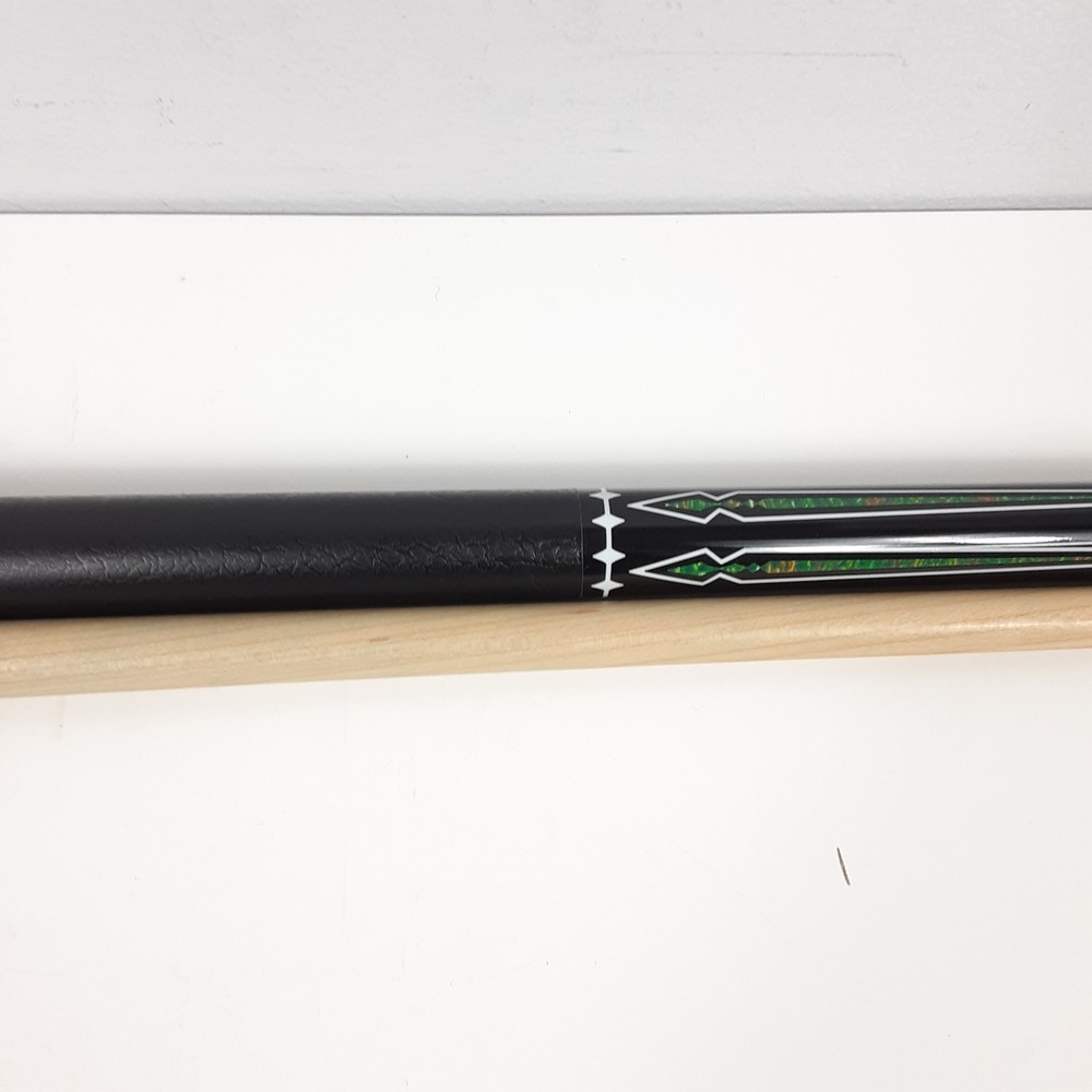 Tai ba Pool Cue Stick with Case 19.5 oz Joint Protector EUC
