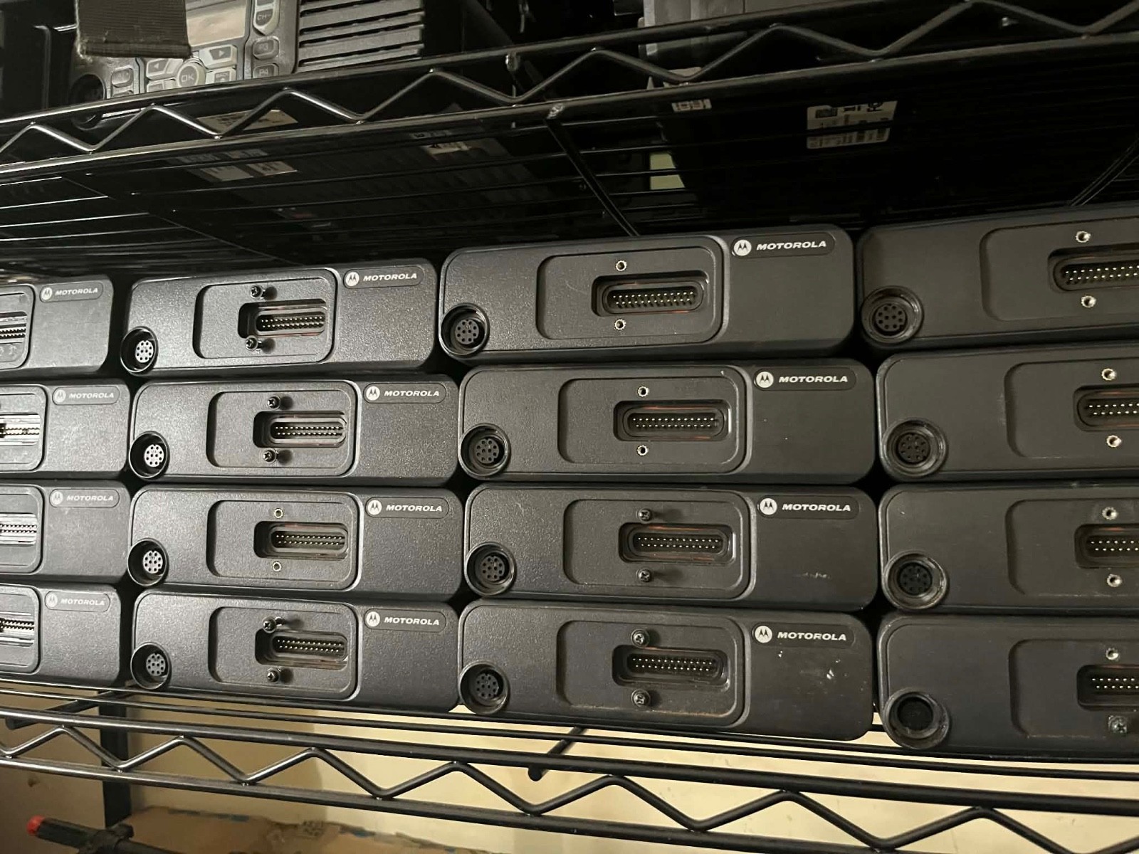 Motorola XPR 4550 VHF Mobile Radio Remote Head + Brick OEM Cables