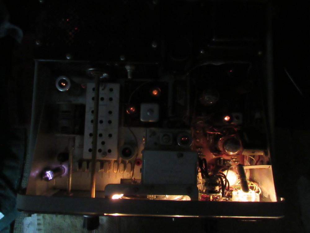 Vintage Heathkit SB-401 HF Band HAM Radio Transmitter