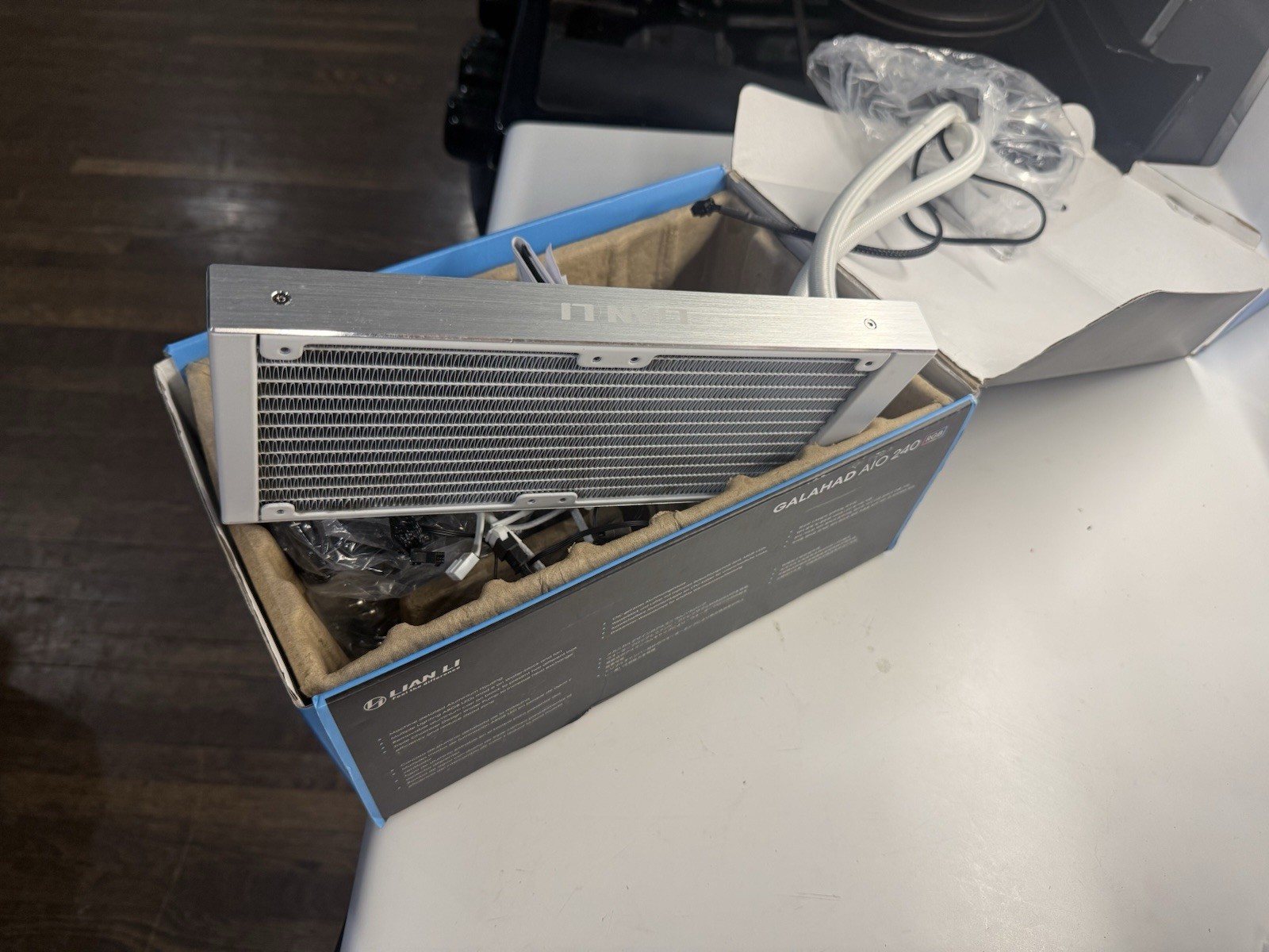 Lian Li Galahad II 240 AIO Cooling Fan High Performance RGB, White