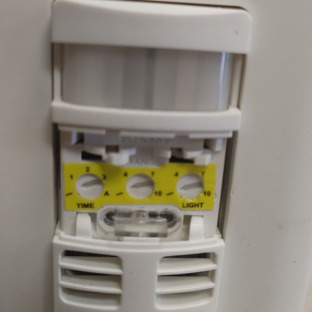 Leviton OSSMT-G Occupancy Sensor Light Switch Used Unknown Cond PIR Ultrasonic