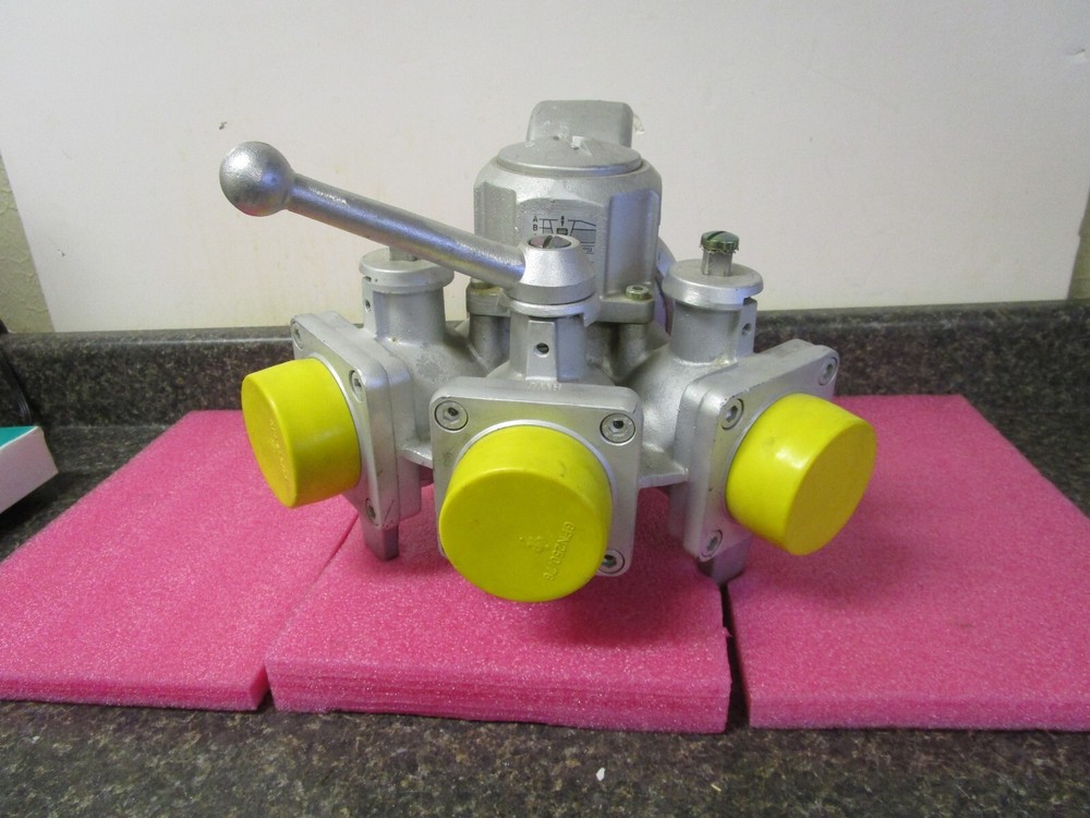 NEW! Storz Fire 100 Manifold