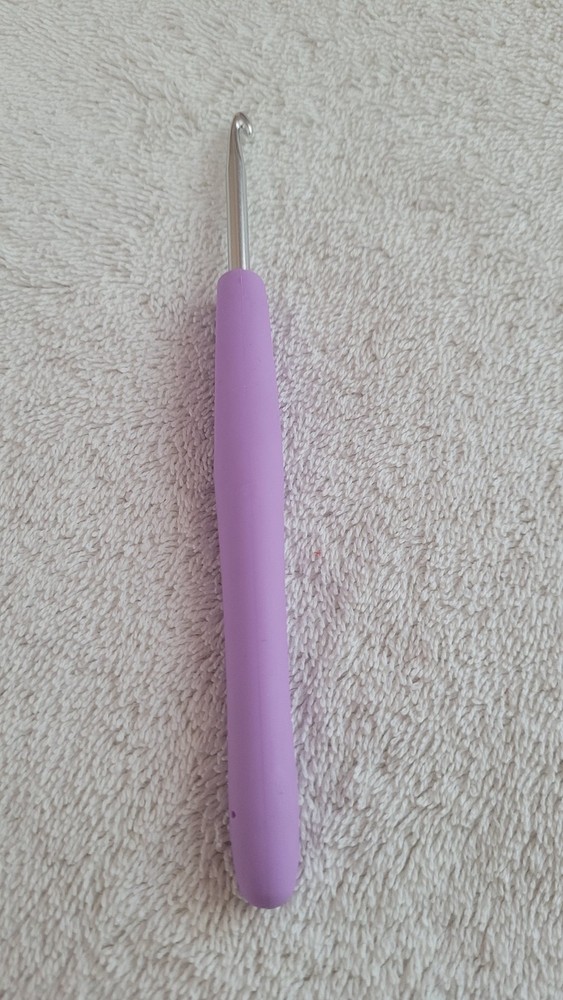 Preowned Clyde Wooble Ergonomic Crochet Hook