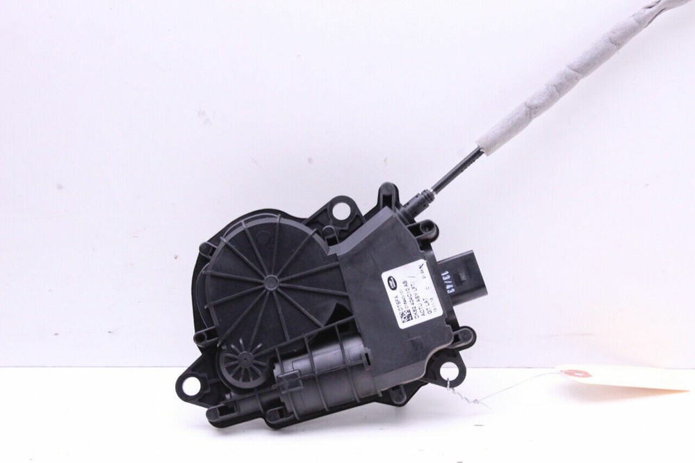 2013-2017 Range Rover Left Rear Trunk Latch Actuator DK62-404C10-AB OEM