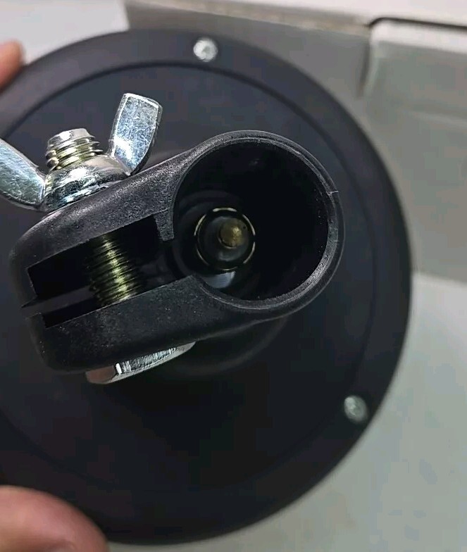 Britax B25 12v Halogen Beacon - Pole Mount Amber Flexi Plug In Base