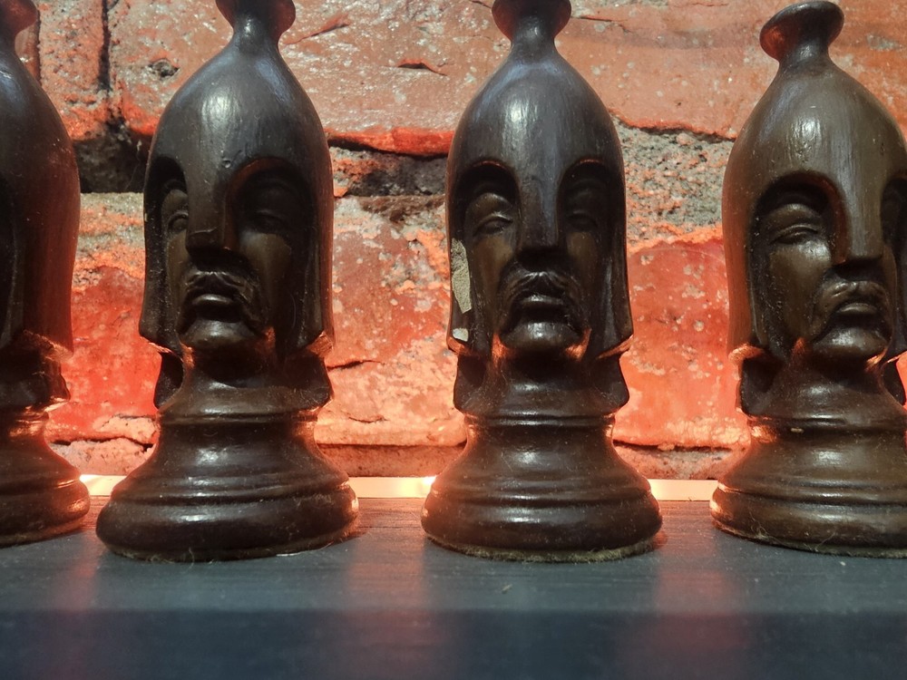 VINTAGE Mid-Century Chess Pieces Set Glazed Ceramic (A18)