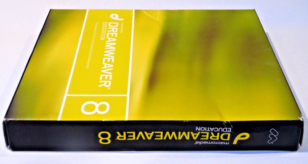 Macromedia Dreamweaver 8 * EDUCATION Version * CD-ROM Win XP/Mac - Used in Box