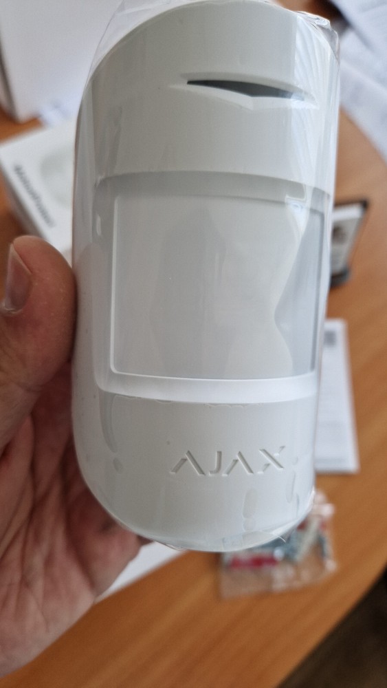 AJAX Wireless IR motion detector W/white