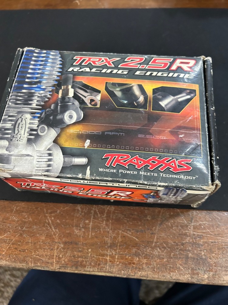 TRAXXAS 2.5R NITRO ENGINE