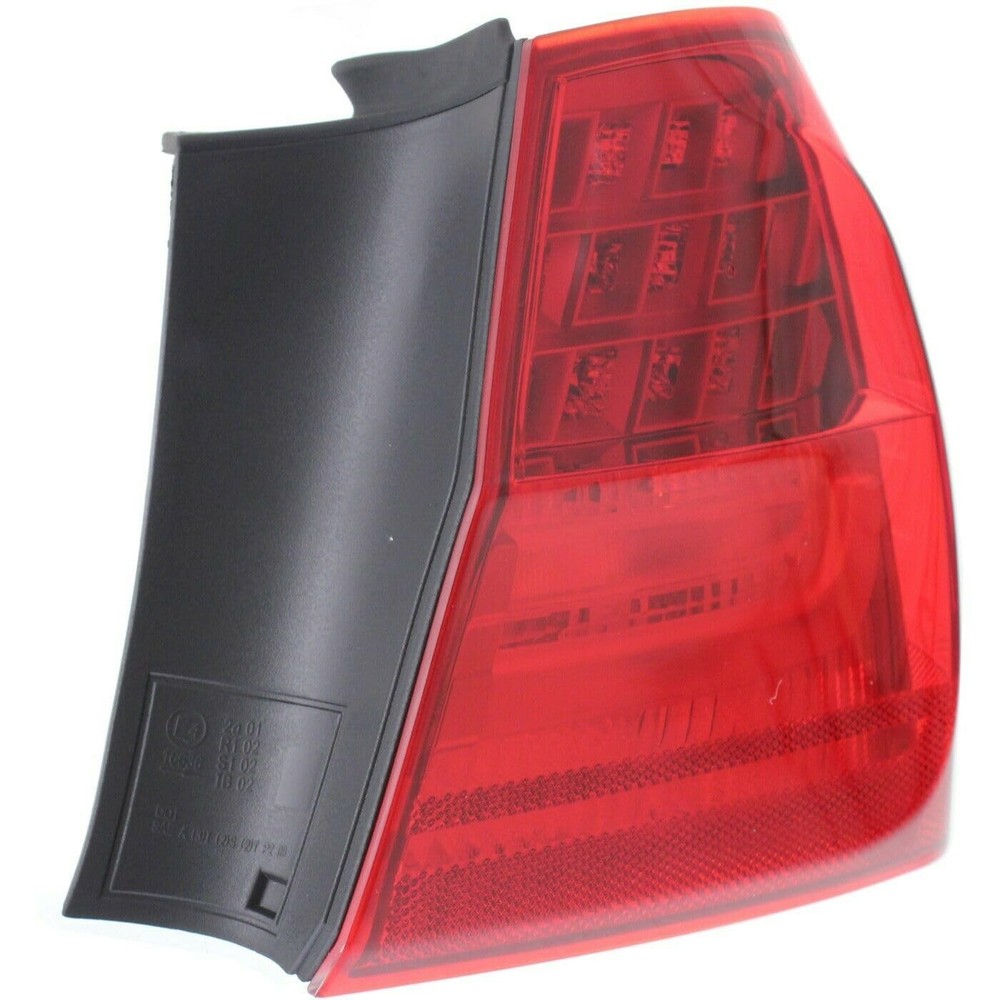 Tail Light Right Outer Side Red Lens Tail Lamp W/Bulb 12260428