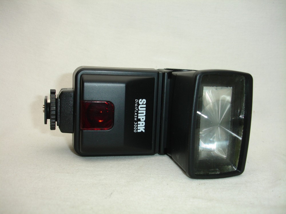 Sunpak DigiFlash 3000 Shoe Mount Electronic TTL Flash For Nikon, working