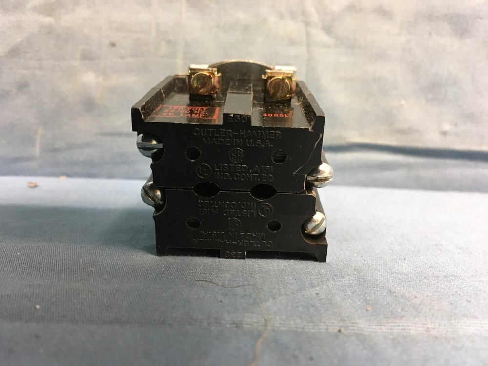 NEW Cutler-Hammer E30CA Indicating Light 120V, 60/50Hz