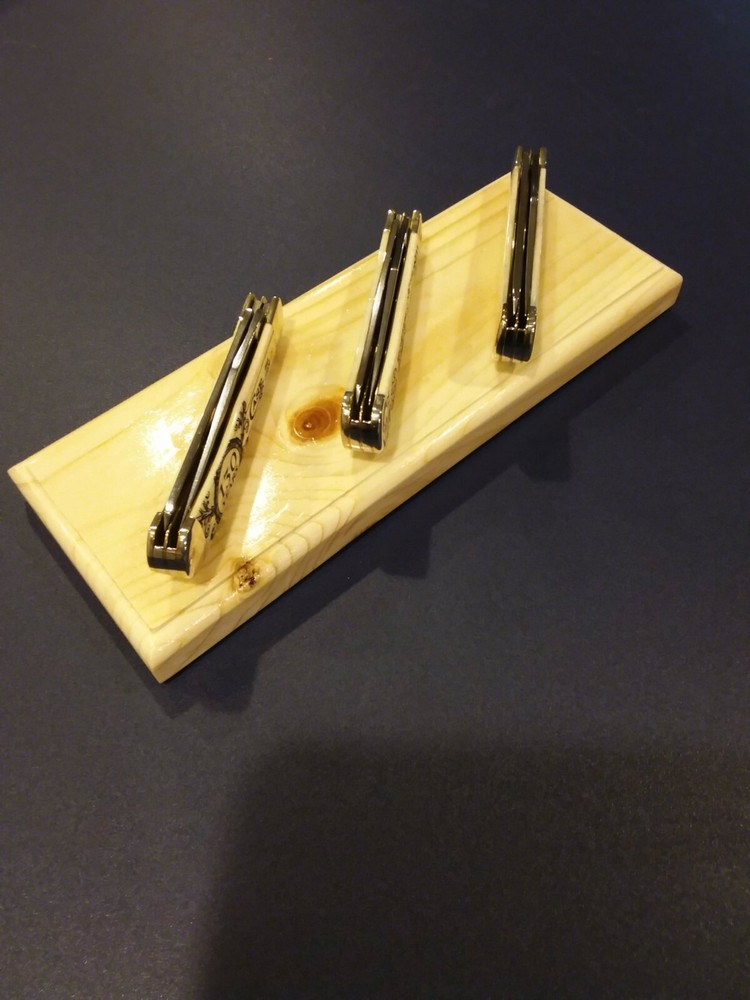 KNIFE DISPLAY STAND, SOLID NORTHERN WHITE PINE.