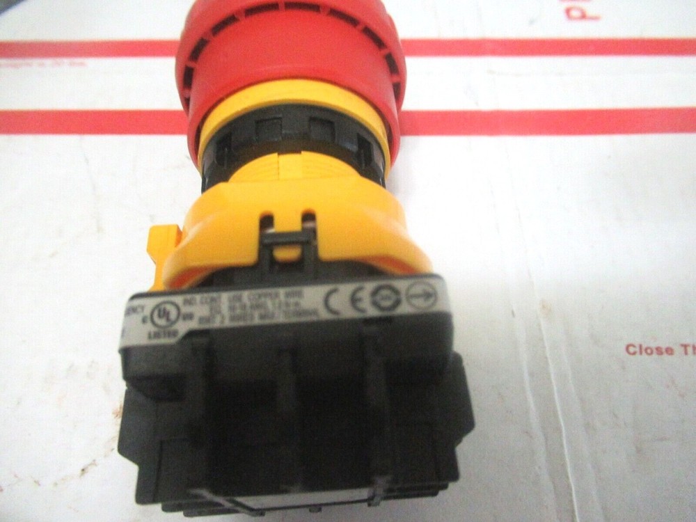 IDEC XWIE-BV EMEGENCY STOP SWITCH