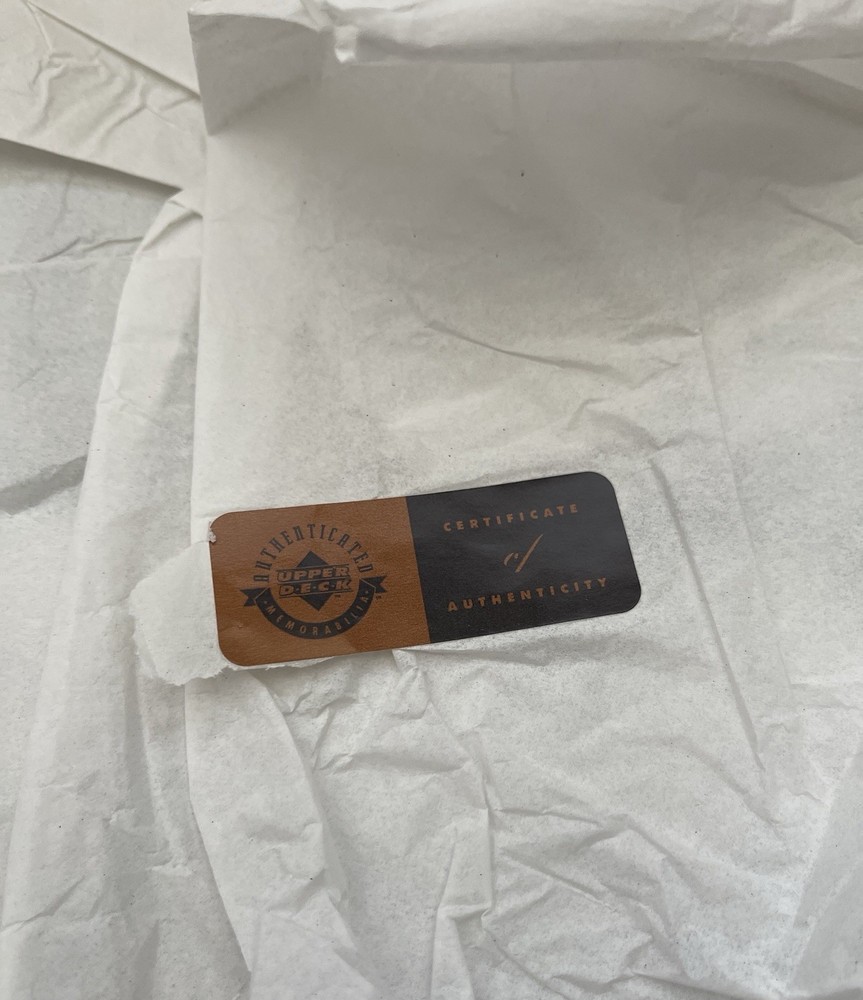 Ken Griffey Jr Signed Mariners Alternate Jersey Upper Deck Authentic Auto 16/500