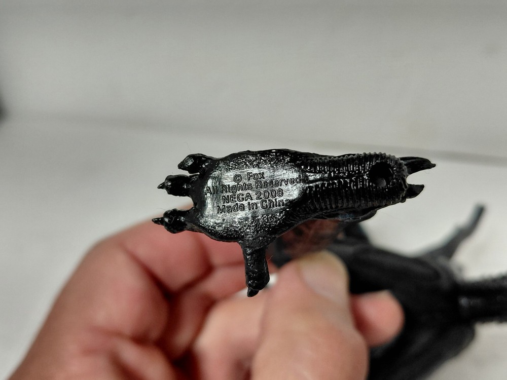 Neca AVP Aliens Figure 9" Xenomorph Warrior 2008