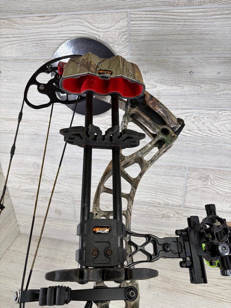 Bowtech Solution Realtree 50-60# Package Right Hand