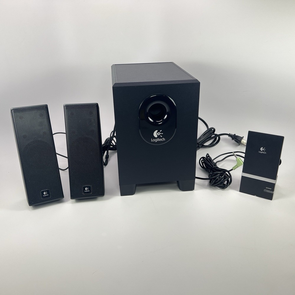Logitech X-240 2.1 Channel Speaker System for CPU with Subwoofer EXCELLENT