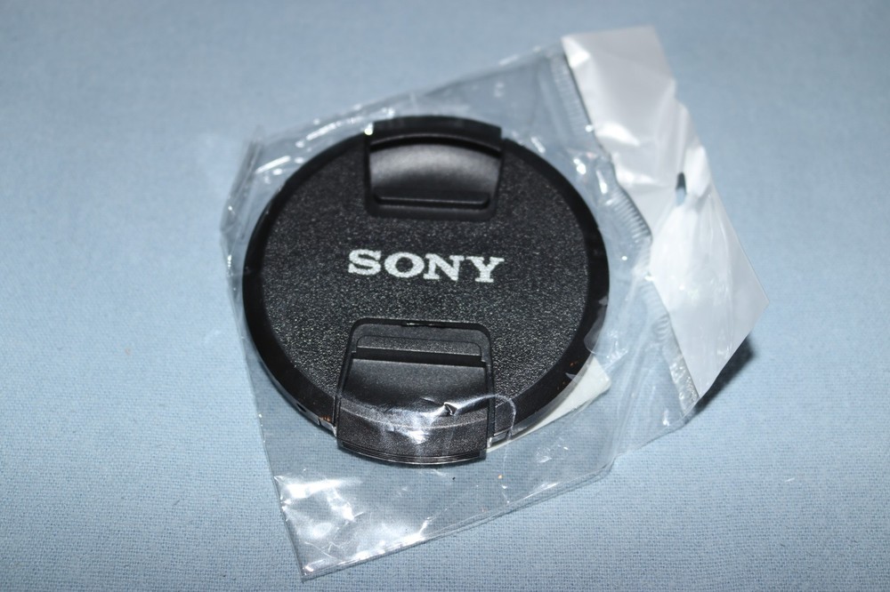 Sony 72mm Front Lens Cap - New in Package