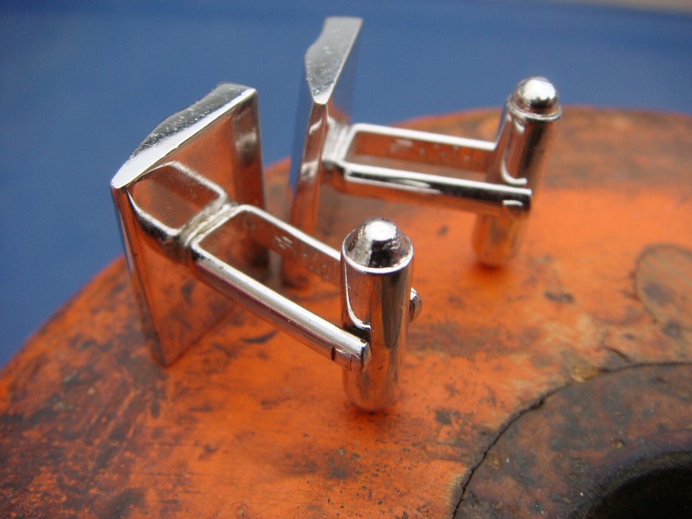VINTAGE SHIELDS CUFFLINKS SIGNED