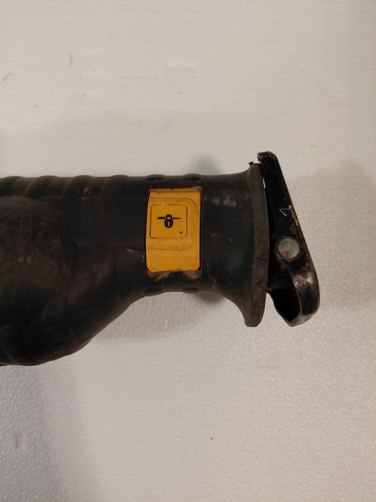 DeWalt DCS380 20V MAX Reciprocating Saw Tool Only Untested No Battery