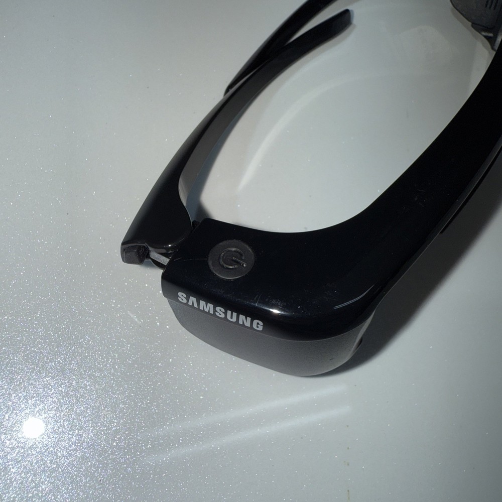 Samsung Active 3D Glasses TV SSG Model With Case “Not Tested”