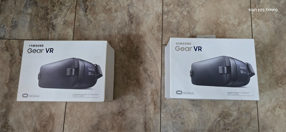 SAMSUNG GEAR VR POWERED BY OCULUS SM-R323