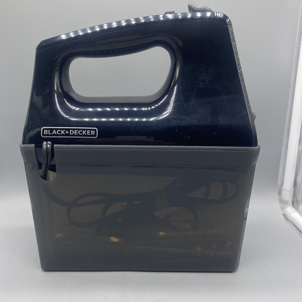 BLACK+DECKER 6-Speed Hand Mixer with Attachments & Storage Case, MX401