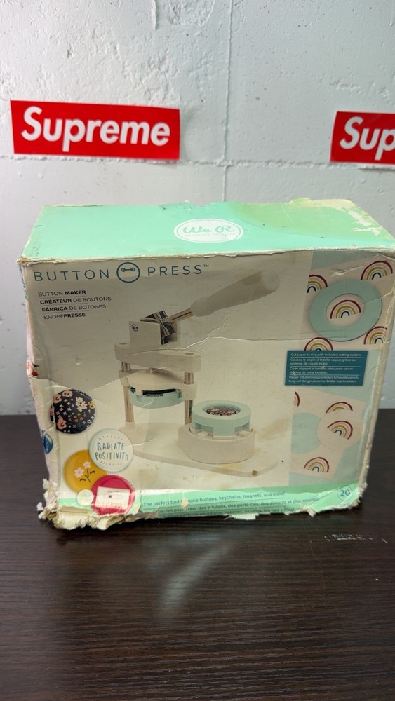 We R Memory Keepers - Button Press Kit - 20 Pieces - 1" and 2.25" Inserts - NEW!