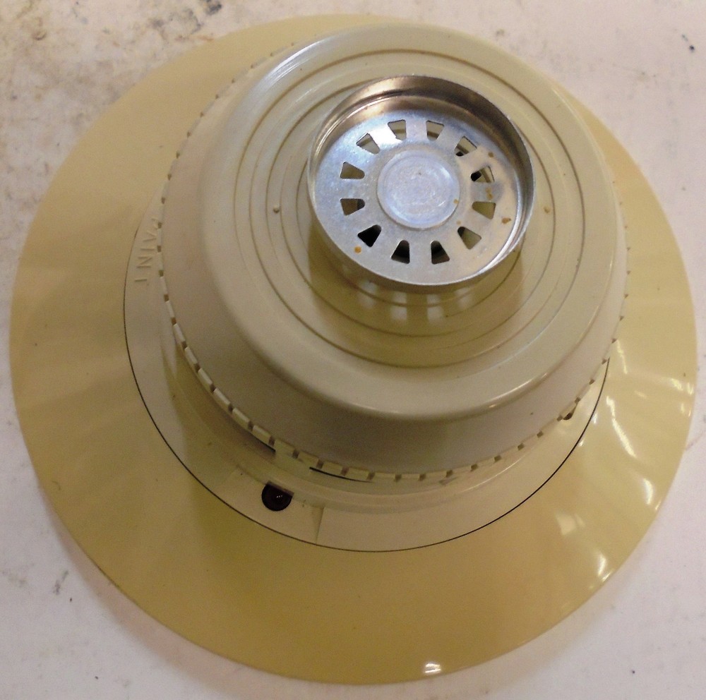 SYSTEM SENSOR SMOKE AND HEAT DETECTOR, B402B,