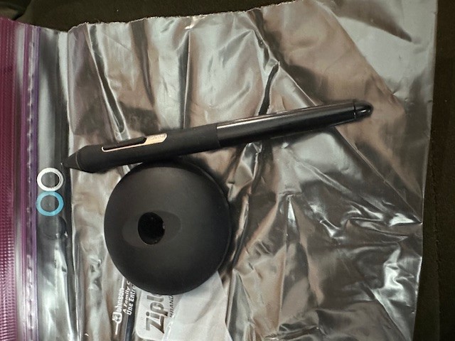 Wacom PTH660 Intuos Pro Graphic Tablet