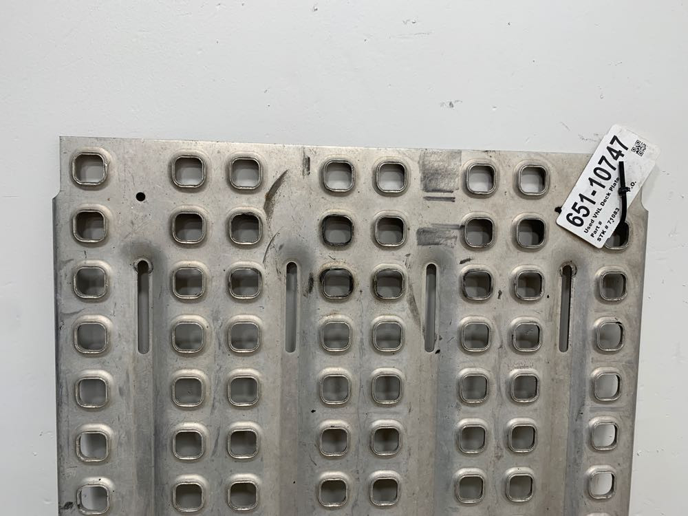 2012 Volvo VNL Deck Plate (651-10747)