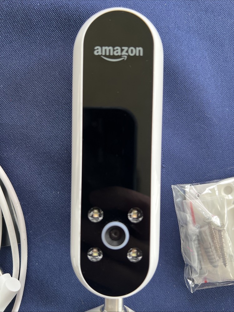 New Amazon Echo Look Hands-Free Style Assistant - Original Owner