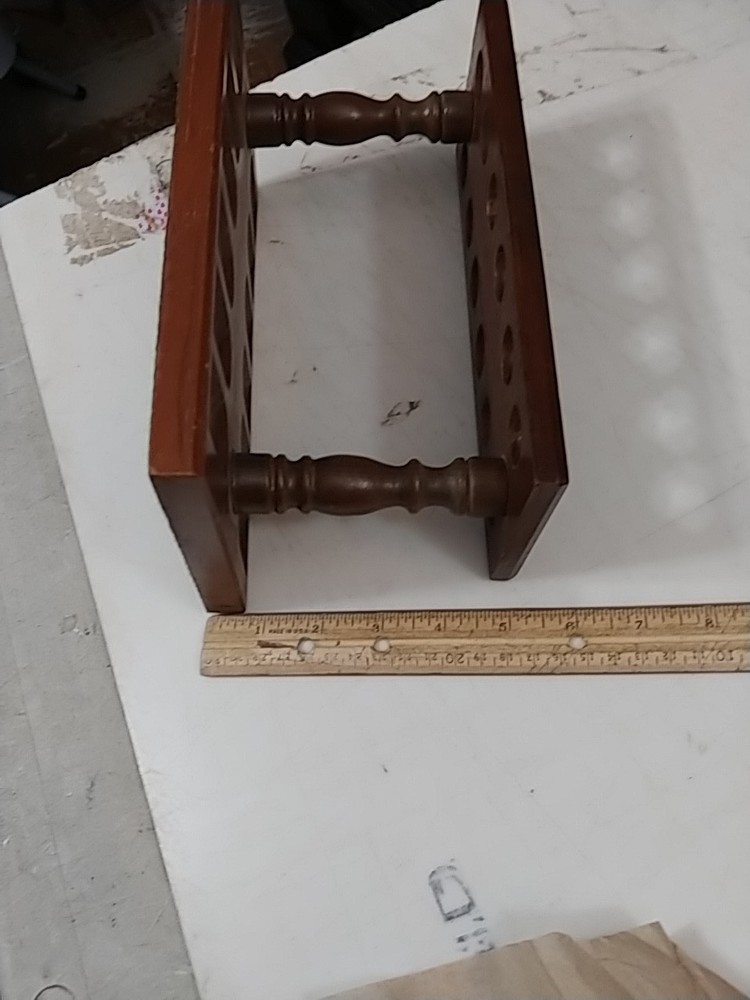 12 tobacco Pipe.. stand / holder