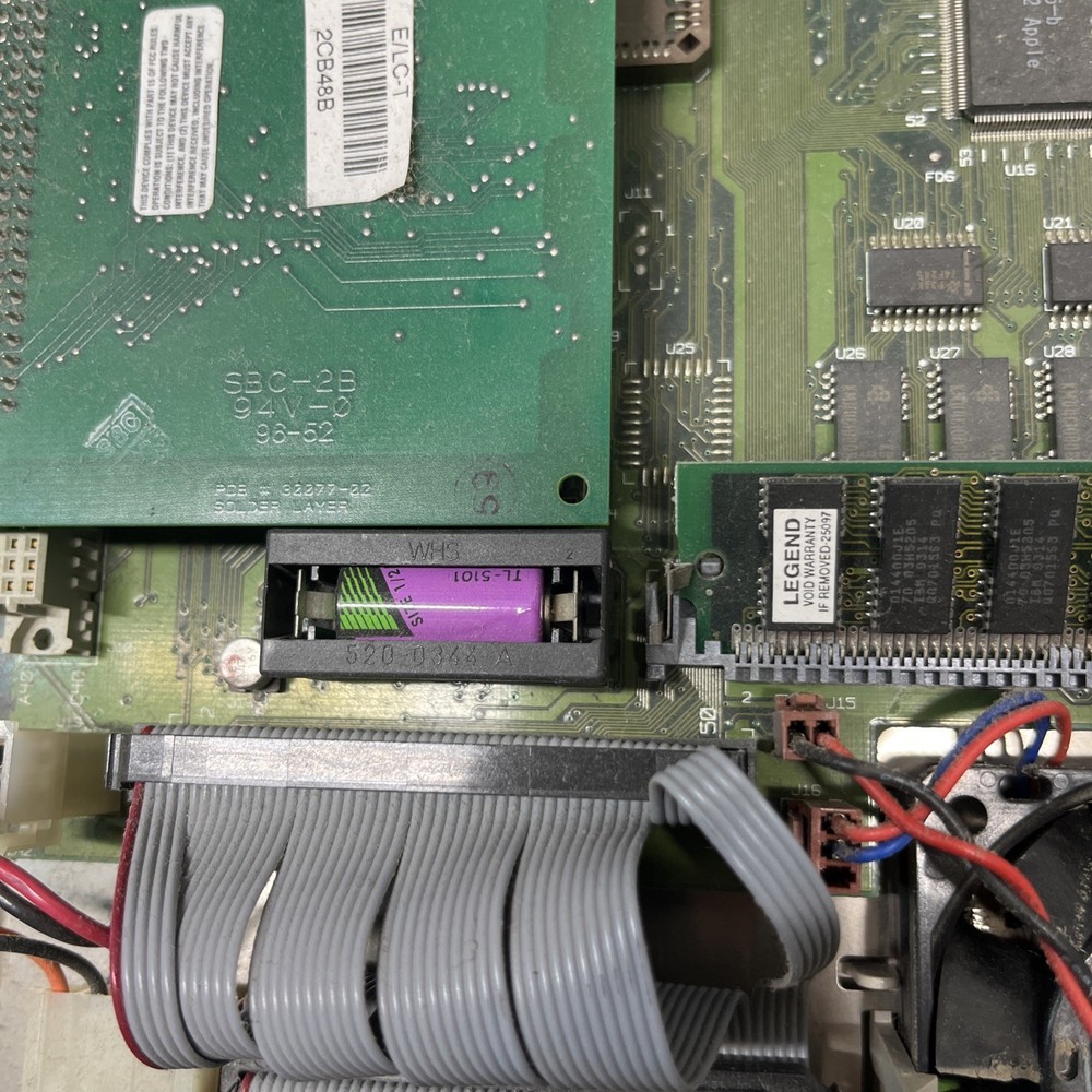 Apple Macintosh LC III Computer 1993 Model: M1254 POWERS ON- READ DESCRIPTION